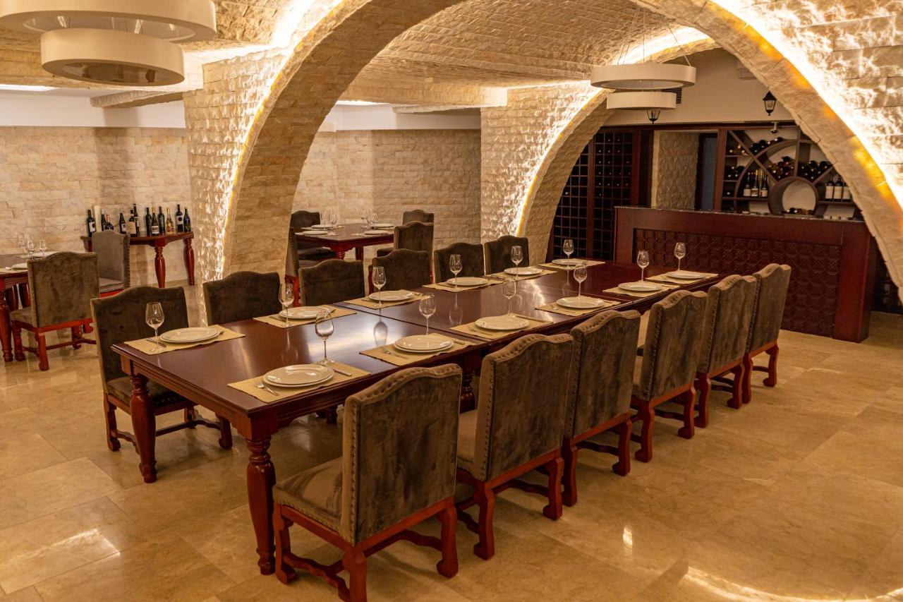 Giowine Hotel & Restaurant Cricova Exterior foto