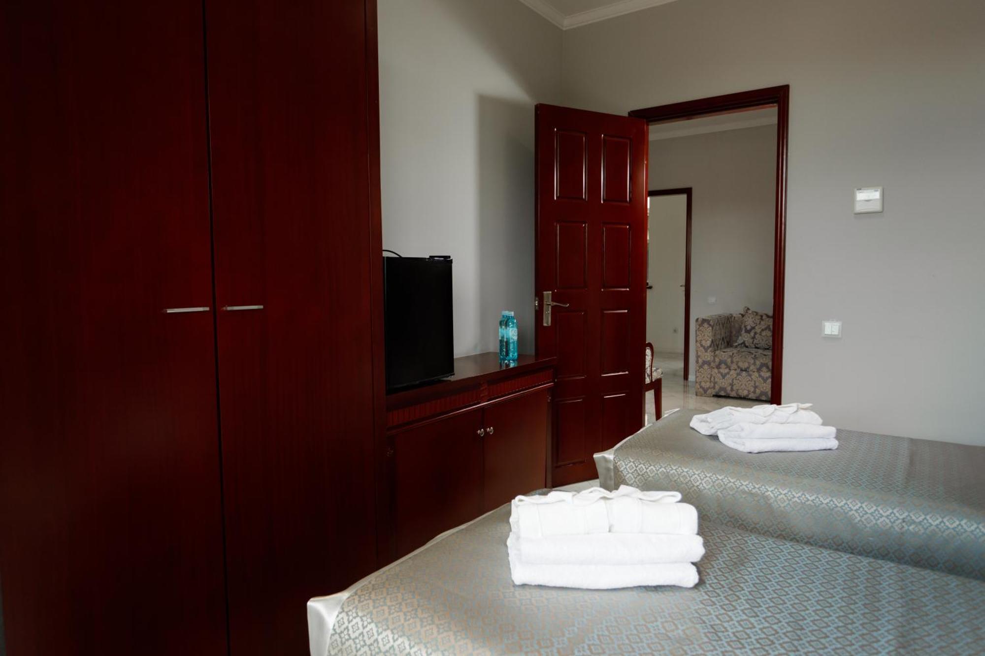 Giowine Hotel & Restaurant Cricova Quarto foto